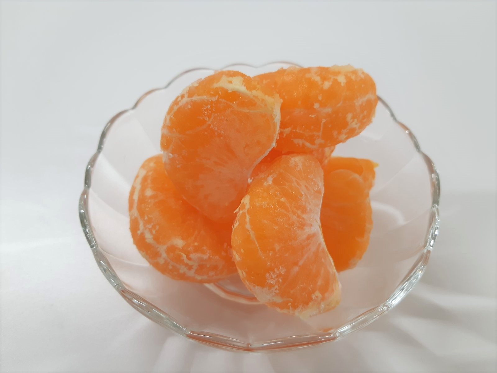 1房ごとに冷凍したみかん"